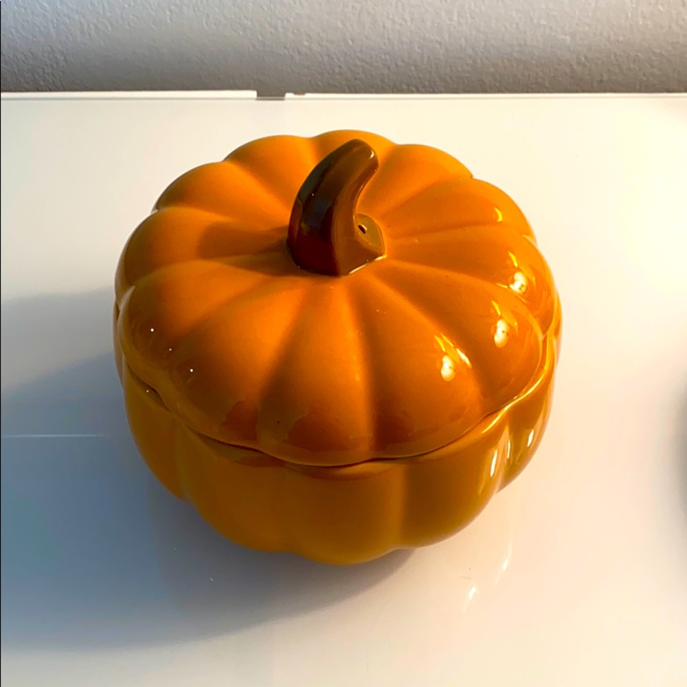 Ceramic pumpkin